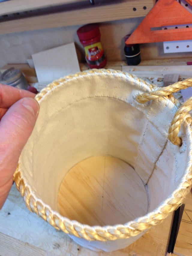 ditty_bag_wood_btm-5